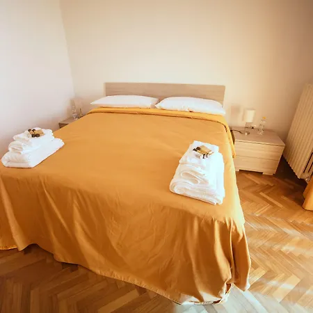 Feel 3* ساليرنو