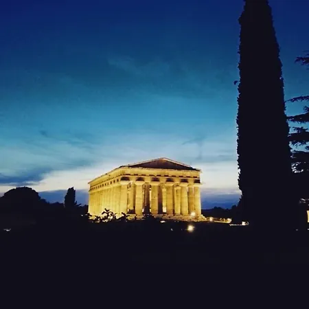 فندق مبيت وإفطار Feel ساليرنو