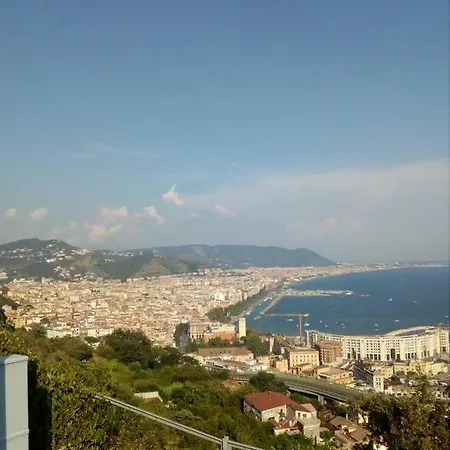 Feel 3* ساليرنو